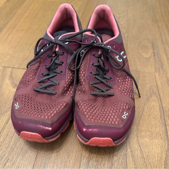 On Clouds Cloudsurfer Women’s Size 8 Shoes Maroon Peach Laceup Running Shoes - Picture 5 of 10